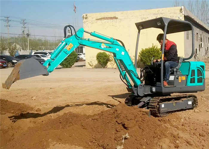 超小型挖掘機(jī)操作