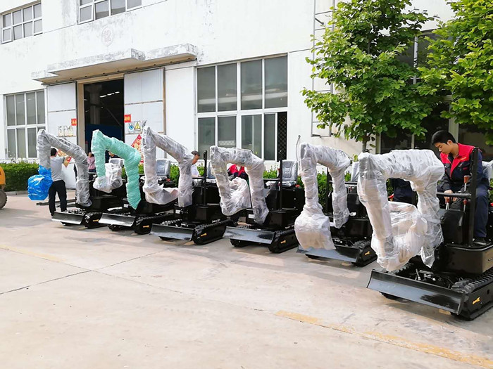 凱迪沃一批小型挖掘機(jī)批量出口美國