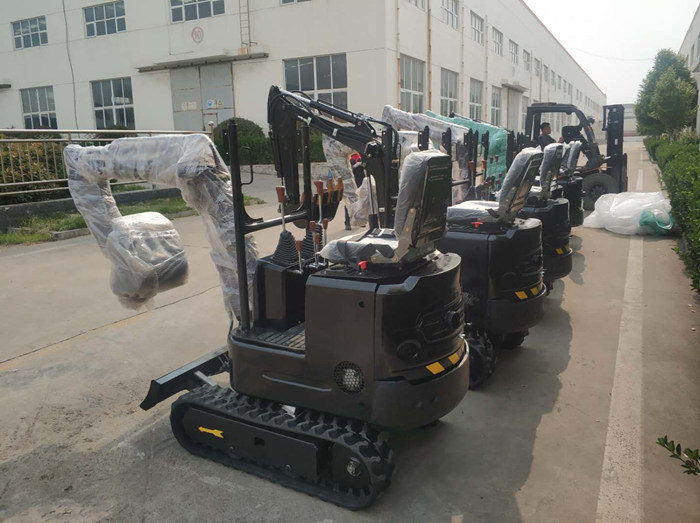 凱迪沃一批小型挖掘機(jī)批量出口美國